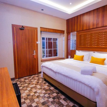 Petit Boutique Hotel Solo Surakarta (Solo) Exterior foto